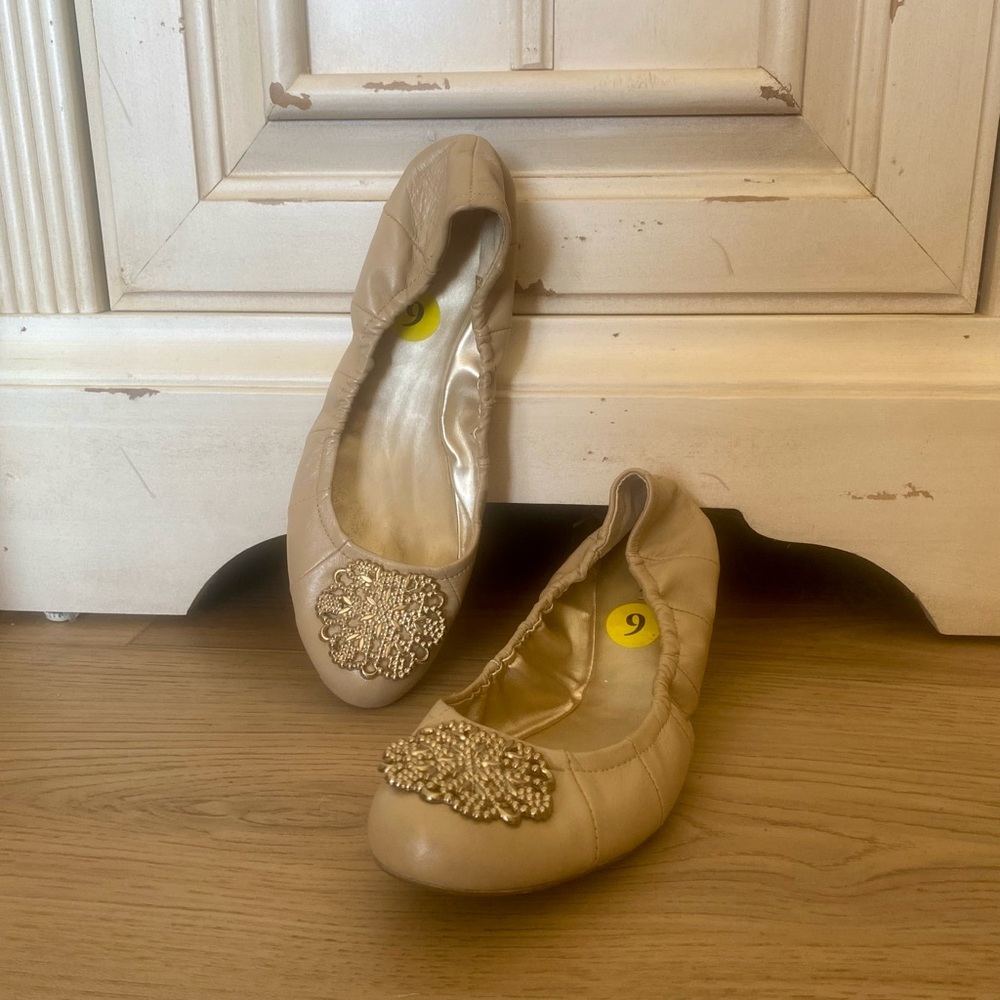 Tahari, beige/nude/cream, leather slip-ons with ornate buckle, size 9